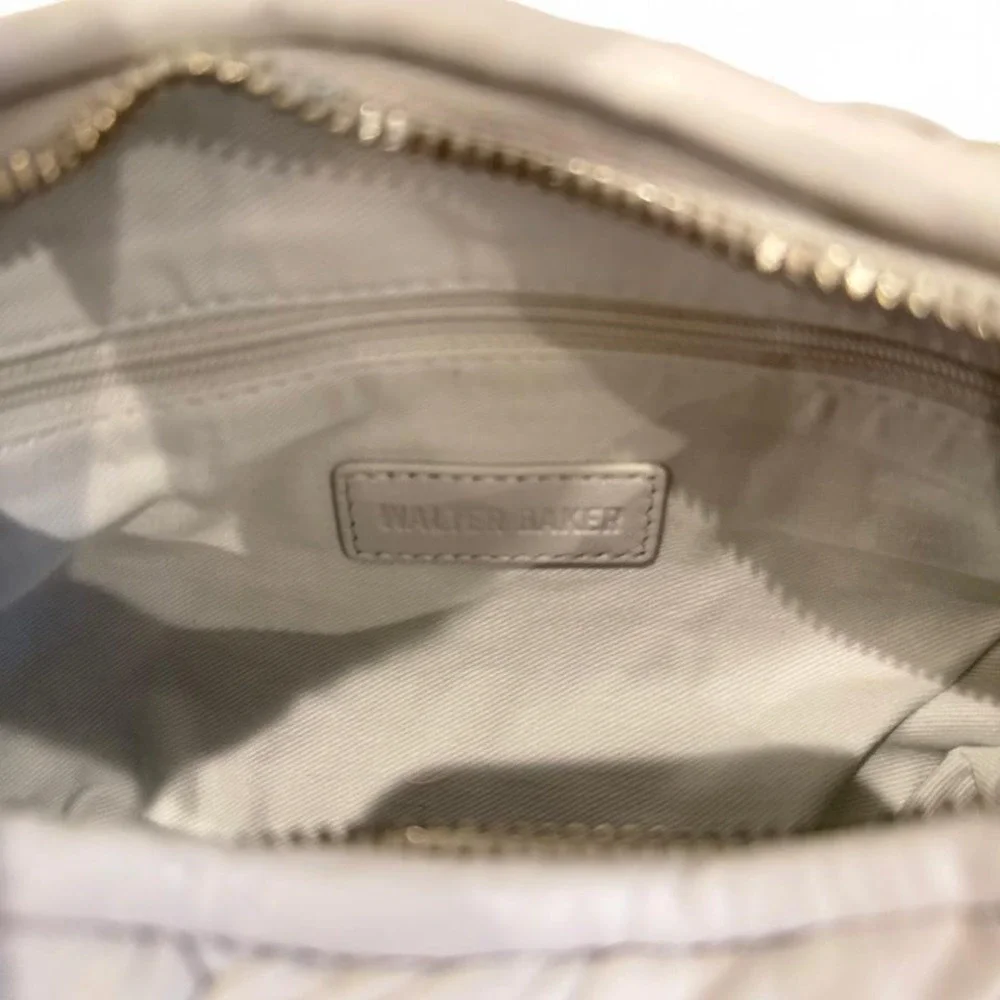 Stunning Walter Baker white Indie Hobo leather purse
